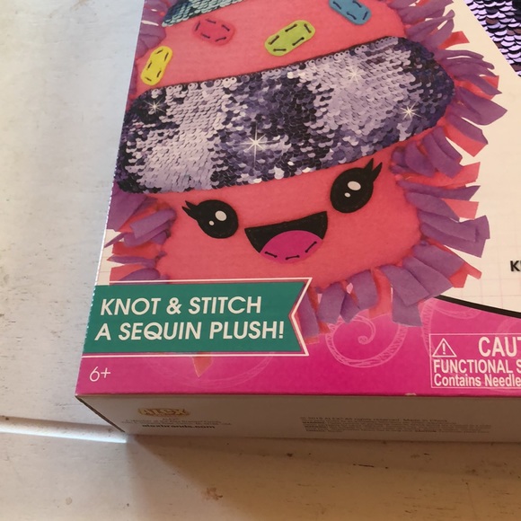 Knot -a cupcake  sequin plush - Picture 3 of 10